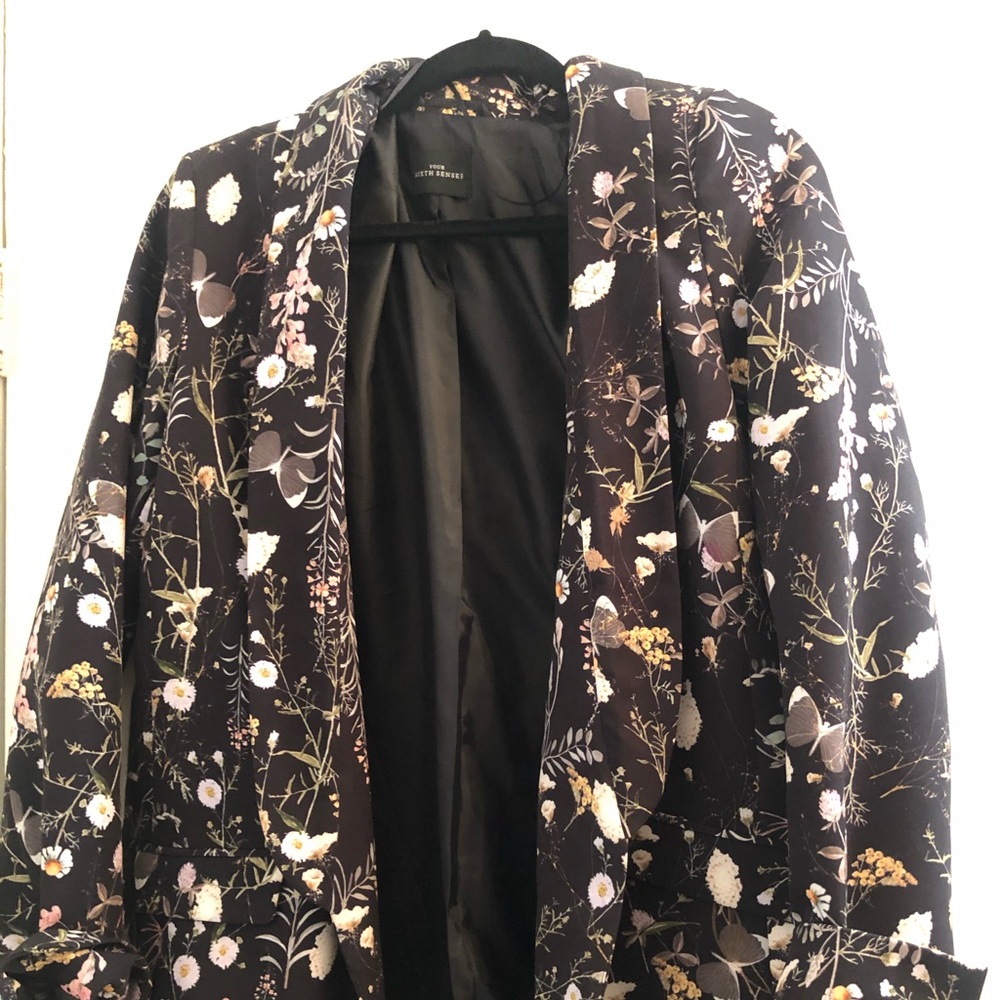 Floral Pattern Blazer in Size 40 (EUR)/10 US